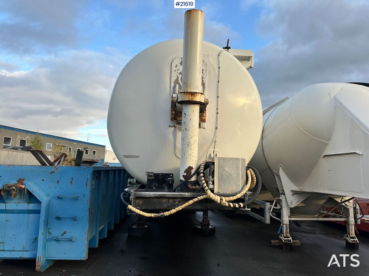 Spitzer 1996 Spitzer silo-trailer 3 akslet bulkhenger - Полуприцеп цистерна для сыпучих грузов: фото 2 Spitzer 1996 Spitzer silo-trailer 3 akslet bulkhenger - Полуприцеп цистерна для сыпучих грузов: фото 2