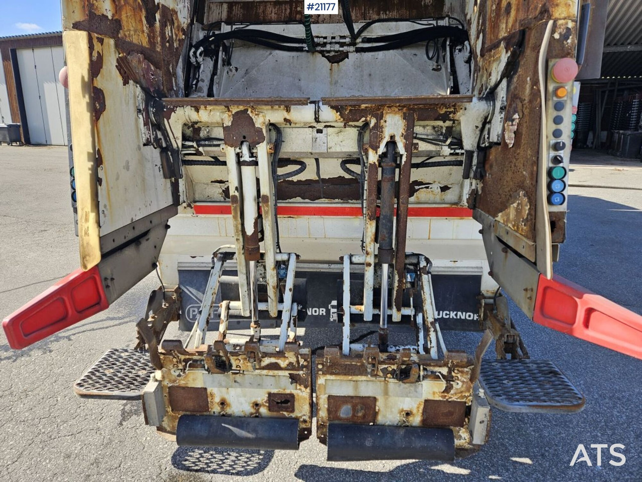 Volvo FM370 6x2 1-kammer komprimatorbil med Zoeller påbygg - Мусоровоз: фото 5 Volvo FM370 6x2 1-kammer komprimatorbil med Zoeller påbygg - Мусоровоз: фото 5