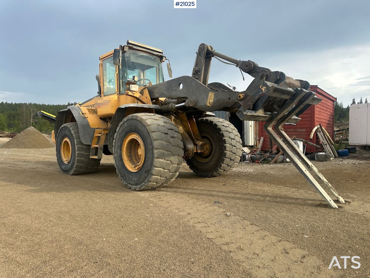 Volvo L120E hjullaster m/ vekt, skuffe og overhalt motor - Колёсный погрузчик: фото 1 Volvo L120E hjullaster m/ vekt, skuffe og overhalt motor - Колёсный погрузчик: фото 1