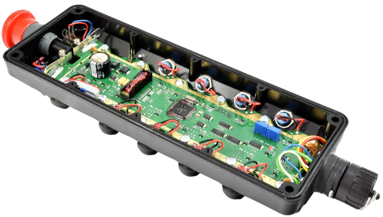 Radio controller top section 9857354 - Электрическая система для Кранов-манипуляторов: фото 3 Radio controller top section 9857354 - Электрическая система для Кранов-манипуляторов: фото 3