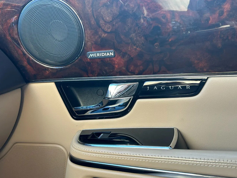 Седан Jaguar XJ 3.0 V6D 275 PK /AUTOM / PANO DAK / VOL LEDER / MERIDAN / EXPORT PRICE: фото 9 Седан Jaguar XJ 3.0 V6D 275 PK /AUTOM / PANO DAK / VOL LEDER / MERIDAN / EXPORT PRICE: фото 9