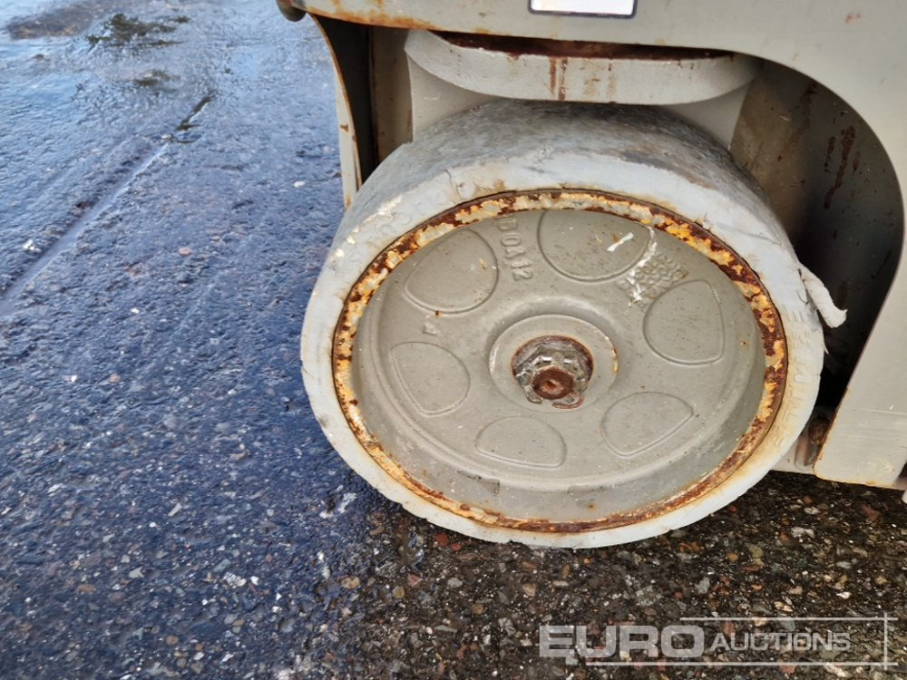 Вертикальный мачтовый подъемник 2016 Snorkel TM12-C-E: фото 9