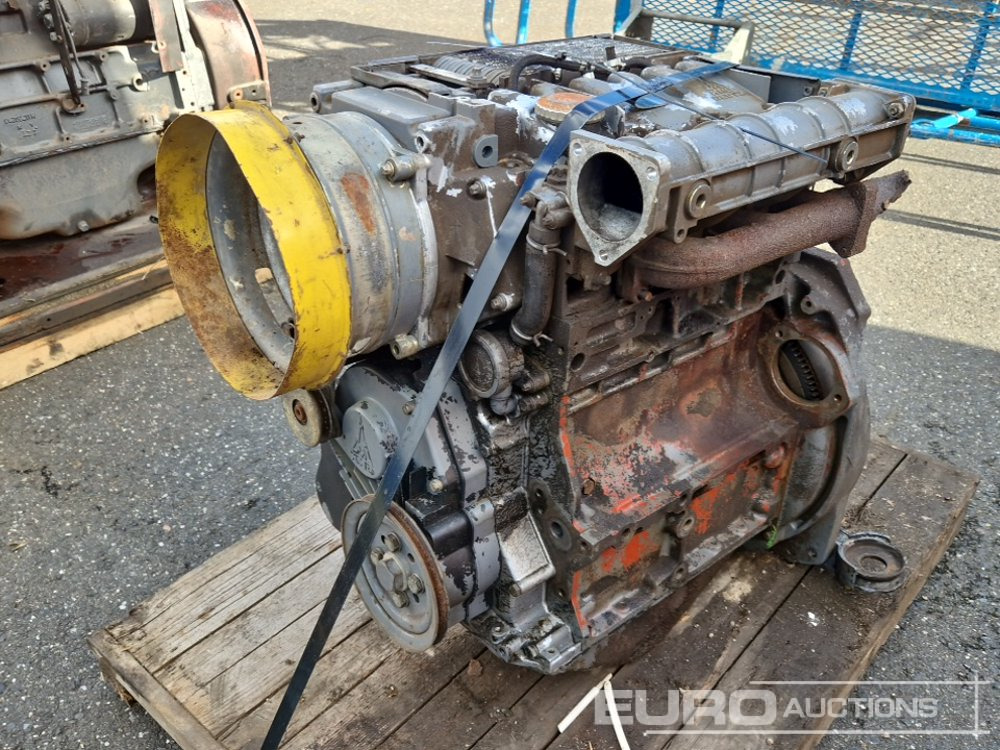 Deutz 3 Cylinder Diesel Engine - Двигатель: фото 1 Deutz 3 Cylinder Diesel Engine - Двигатель: фото 1