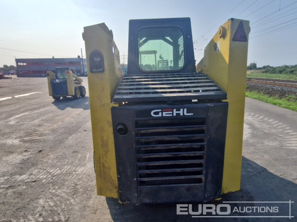 Gehl 5625 - Мини-погрузчик с бортовым поворотом: фото 4 Gehl 5625 - Мини-погрузчик с бортовым поворотом: фото 4