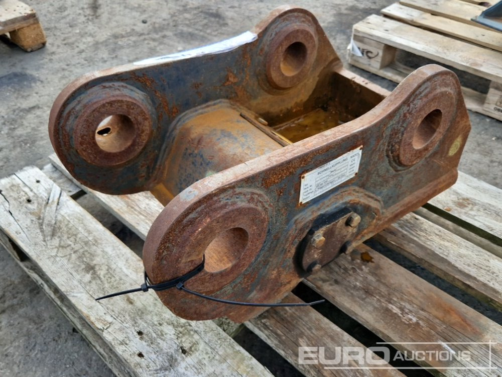 NADO Quick Hitch to suit Hitachi ZX140 - Сцепное устройство: фото 3 NADO Quick Hitch to suit Hitachi ZX140 - Сцепное устройство: фото 3