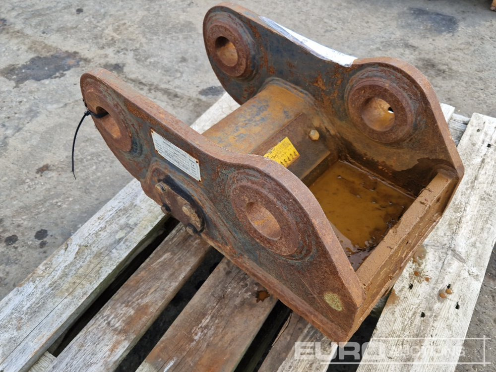 NADO Quick Hitch to suit Hitachi ZX140 - Сцепное устройство: фото 4 NADO Quick Hitch to suit Hitachi ZX140 - Сцепное устройство: фото 4