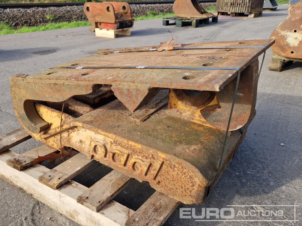 QH with Adapter Plate - Сцепное устройство: фото 1 QH with Adapter Plate - Сцепное устройство: фото 1