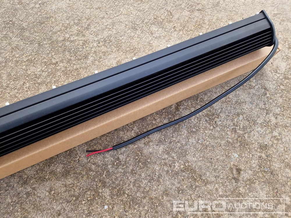 Unused 20" 180W Combo Beam LED Light Bar, Mounting Brackets, IP68 Waterproof - Строительное оборудование: фото 5 Unused 20" 180W Combo Beam LED Light Bar, Mounting Brackets, IP68 Waterproof - Строительное оборудование: фото 5