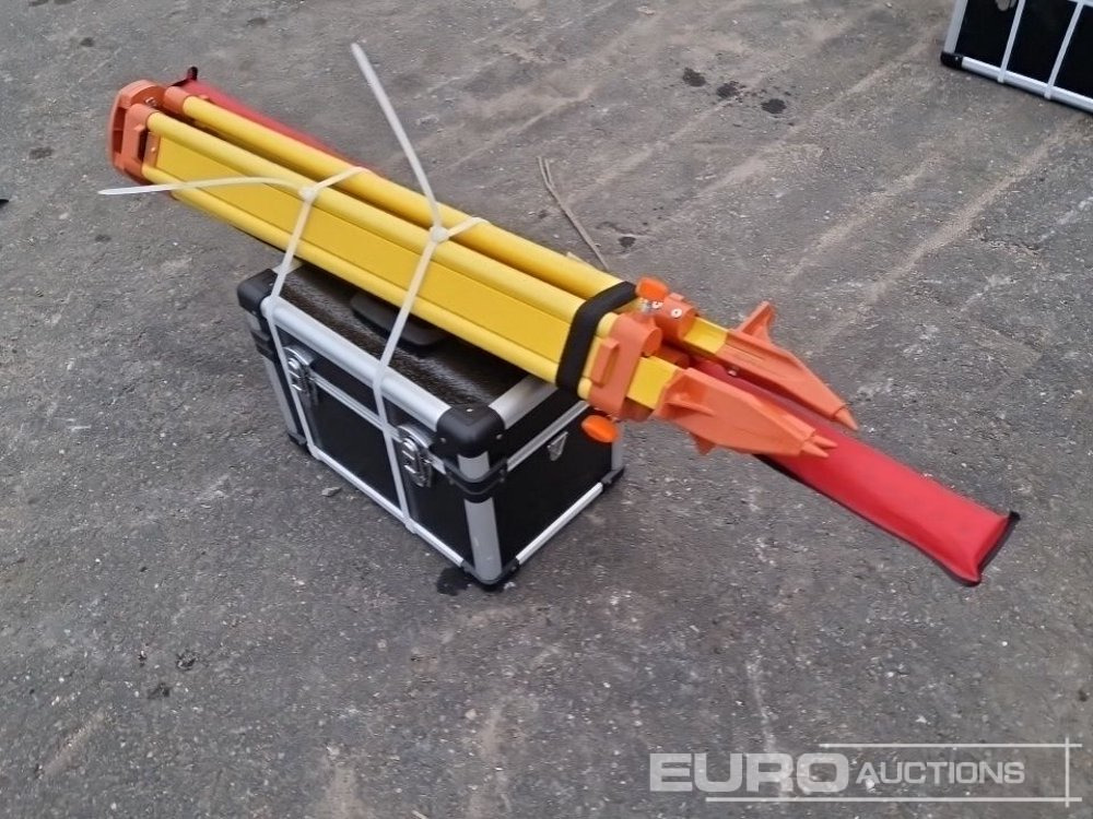 Unused 2025 SKLP Laser Level, Self-Levelling Rotary Laser Level with Batteries, Receiver, Tripod, Grade Rod - Оборудование для гаражей/ Мастерских: фото 3 Unused 2025 SKLP Laser Level, Self-Levelling Rotary Laser Level with Batteries, Receiver, Tripod, Grade Rod - Оборудование для гаражей/ Мастерских: фото 3