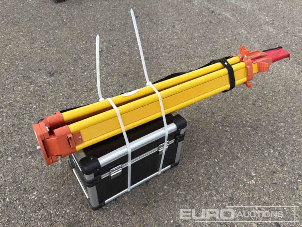 Unused 2025 SKLP Self-Leveling Rotary Laser Level With Batteries, Reciever, Tripod, Grade Rod - Оборудование для гаражей/ Мастерских: фото 2 Unused 2025 SKLP Self-Leveling Rotary Laser Level With Batteries, Reciever, Tripod, Grade Rod - Оборудование для гаражей/ Мастерских: фото 2