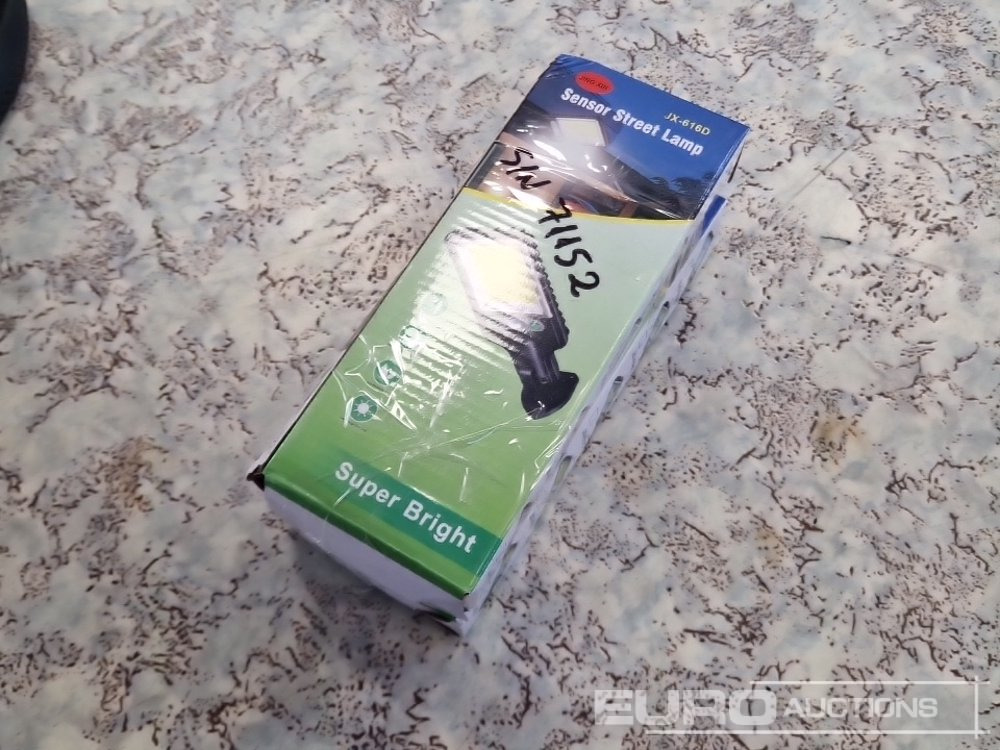 Unused Solar Outdoor LED Sensor Lamps (2 of) - Оборудование для гаражей/ Мастерских: фото 3 Unused Solar Outdoor LED Sensor Lamps (2 of) - Оборудование для гаражей/ Мастерских: фото 3