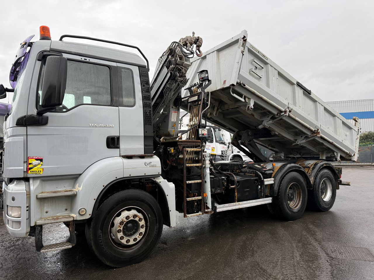 Camion porteur grue bi-benne MAN TGS 26.320 AB-504-HR - Самосвал, Автоманипулятор: фото 4 Camion porteur grue bi-benne MAN TGS 26.320 AB-504-HR - Самосвал, Автоманипулятор: фото 4