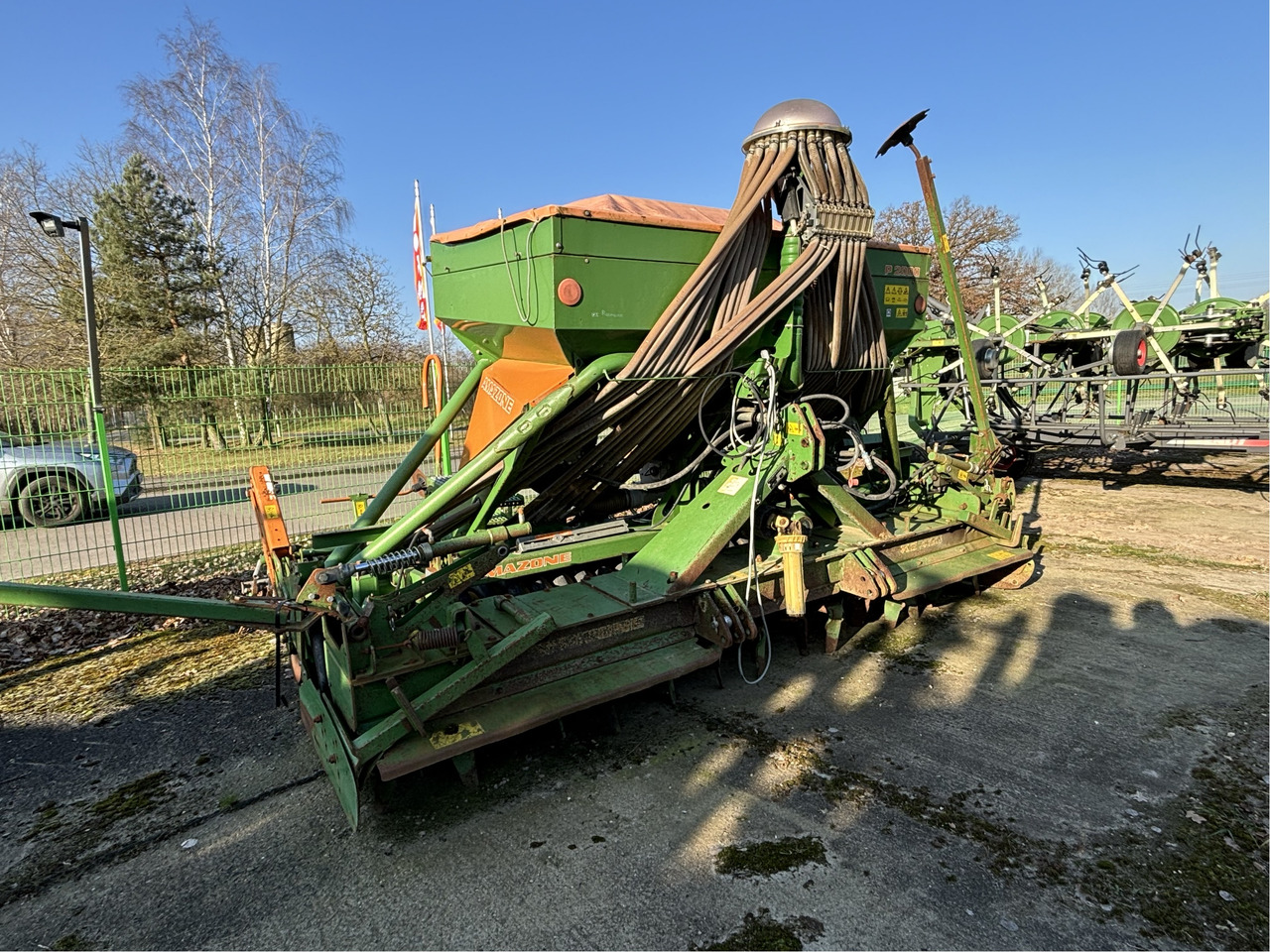 Amazone AD-P Super 4m auf KG 405 - Сеялка: фото 2 Amazone AD-P Super 4m auf KG 405 - Сеялка: фото 2