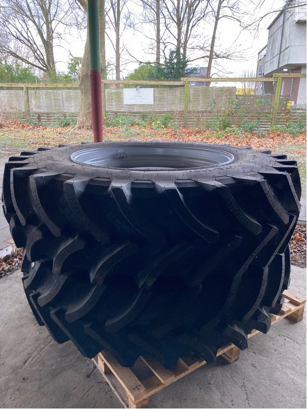 Amazone Komplettrad 520/85R42 2x - Опрыскиватель: фото 1 Amazone Komplettrad 520/85R42 2x - Опрыскиватель: фото 1
