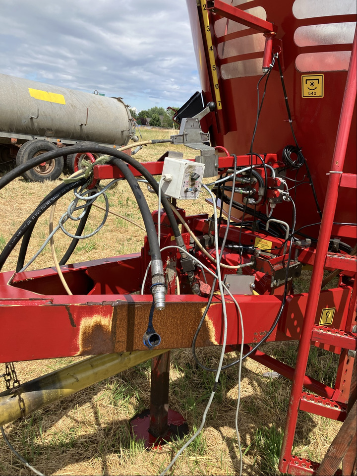 BVL Futtermischwagen V-Mix 18 2S - Кормораздатчик: фото 3 BVL Futtermischwagen V-Mix 18 2S - Кормораздатчик: фото 3