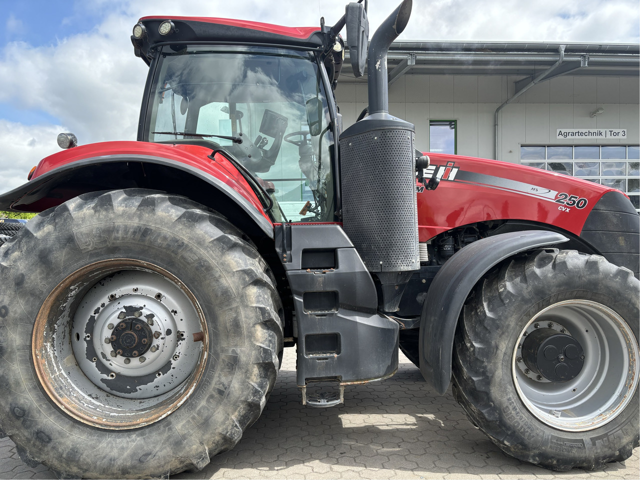 Case IH CVX 310 - Трактор: фото 2 Case IH CVX 310 - Трактор: фото 2