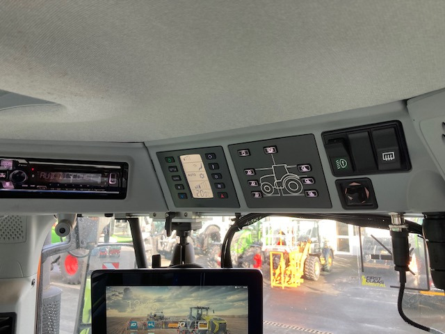 Claas Axion 830 - Трактор: фото 5 Claas Axion 830 - Трактор: фото 5