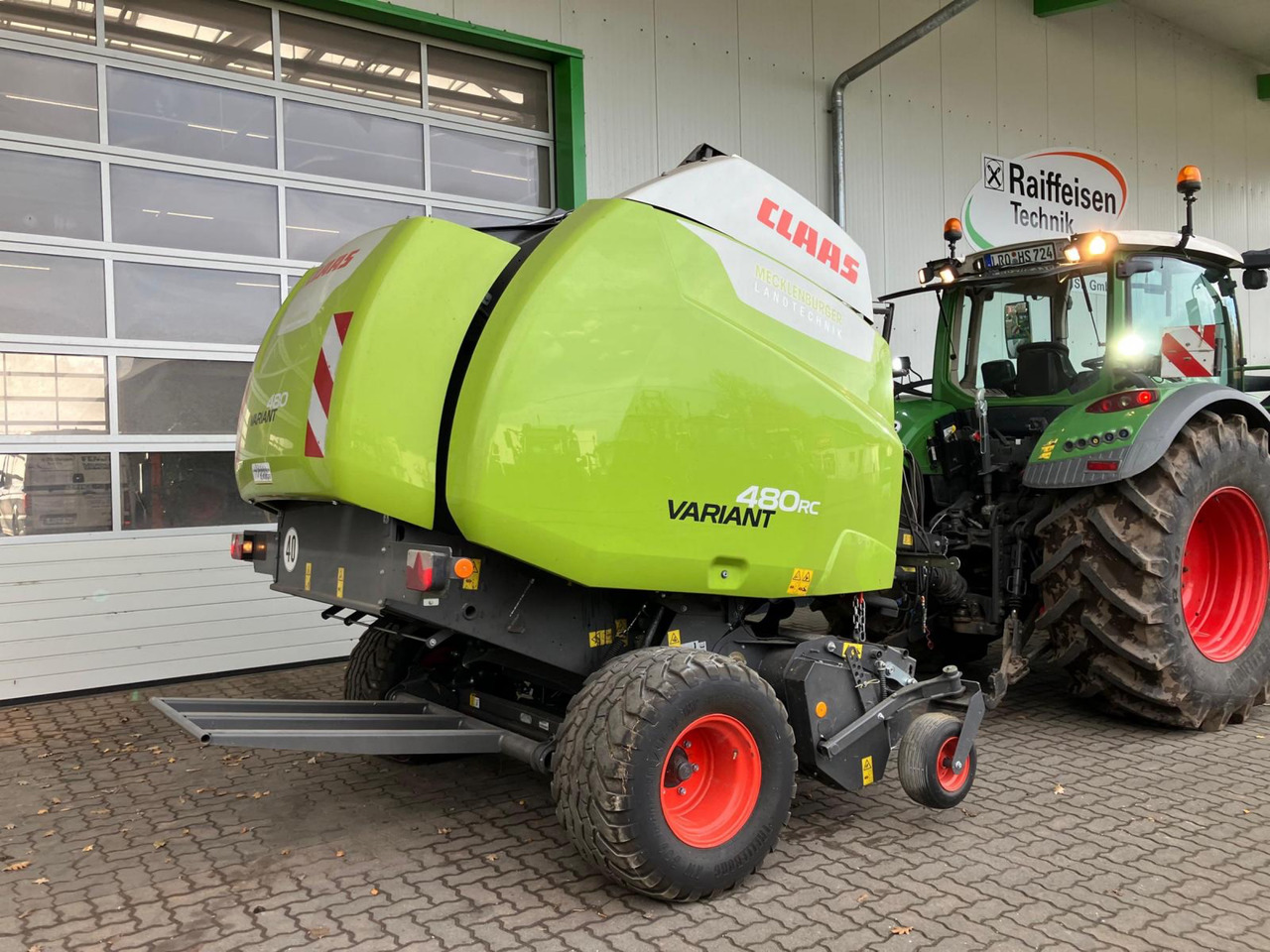Claas Variant 480 RC - Техника для сенозаготовки: фото 1 Claas Variant 480 RC - Техника для сенозаготовки: фото 1