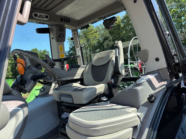 Deutz-Fahr Agrotron 6215 TTV Warrior -RT - Трактор: фото 4 Deutz-Fahr Agrotron 6215 TTV Warrior -RT - Трактор: фото 4