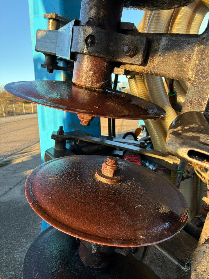 Duport Alltrac 8044 - Разбрасыватель удобрений: фото 3 Duport Alltrac 8044 - Разбрасыватель удобрений: фото 3