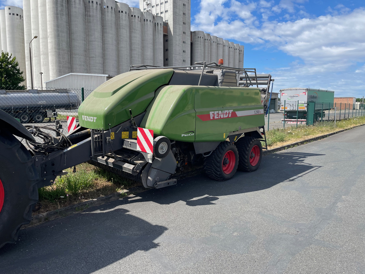 Fendt 1290 Quaderballenpresse - Пресс-подборщик тюковый: фото 1 Fendt 1290 Quaderballenpresse - Пресс-подборщик тюковый: фото 1