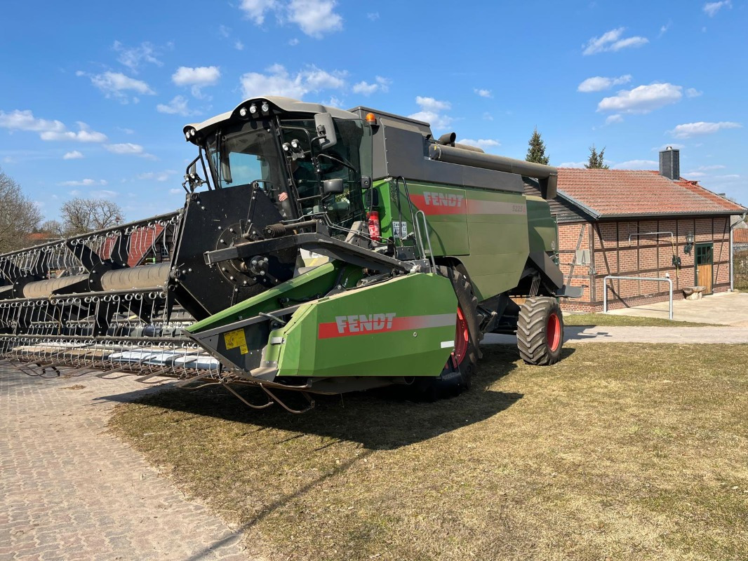 Fendt 5225 E 5,50m PowerFlow Schneidwerk - Зерноуборочный комбайн: фото 1 Fendt 5225 E 5,50m PowerFlow Schneidwerk - Зерноуборочный комбайн: фото 1