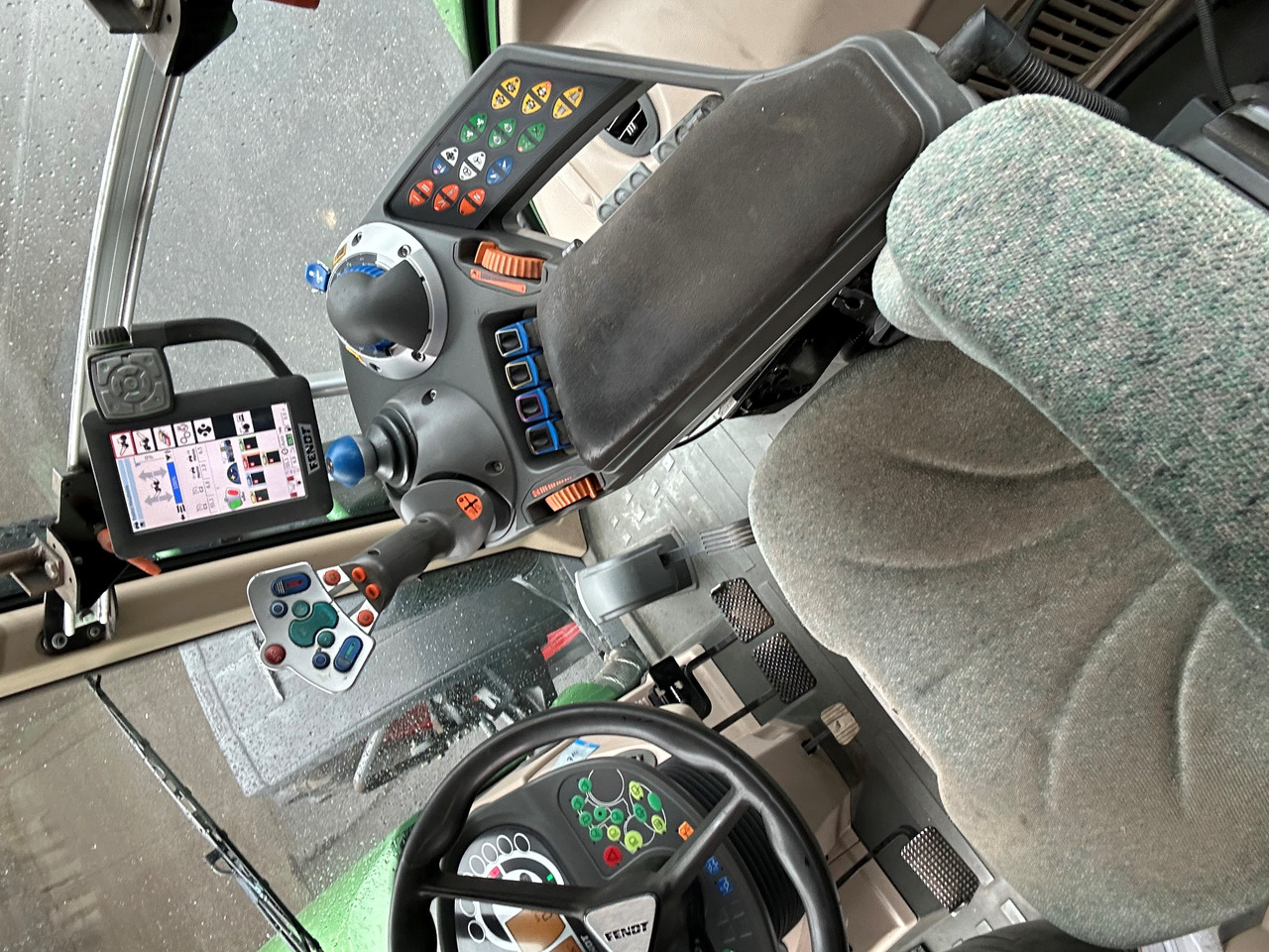 Fendt 714 Vario SCR Profi - Трактор: фото 4 Fendt 714 Vario SCR Profi - Трактор: фото 4