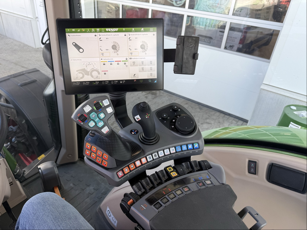 Fendt 718 Vario Gen6 ProfiPlus - Трактор: фото 2 Fendt 718 Vario Gen6 ProfiPlus - Трактор: фото 2