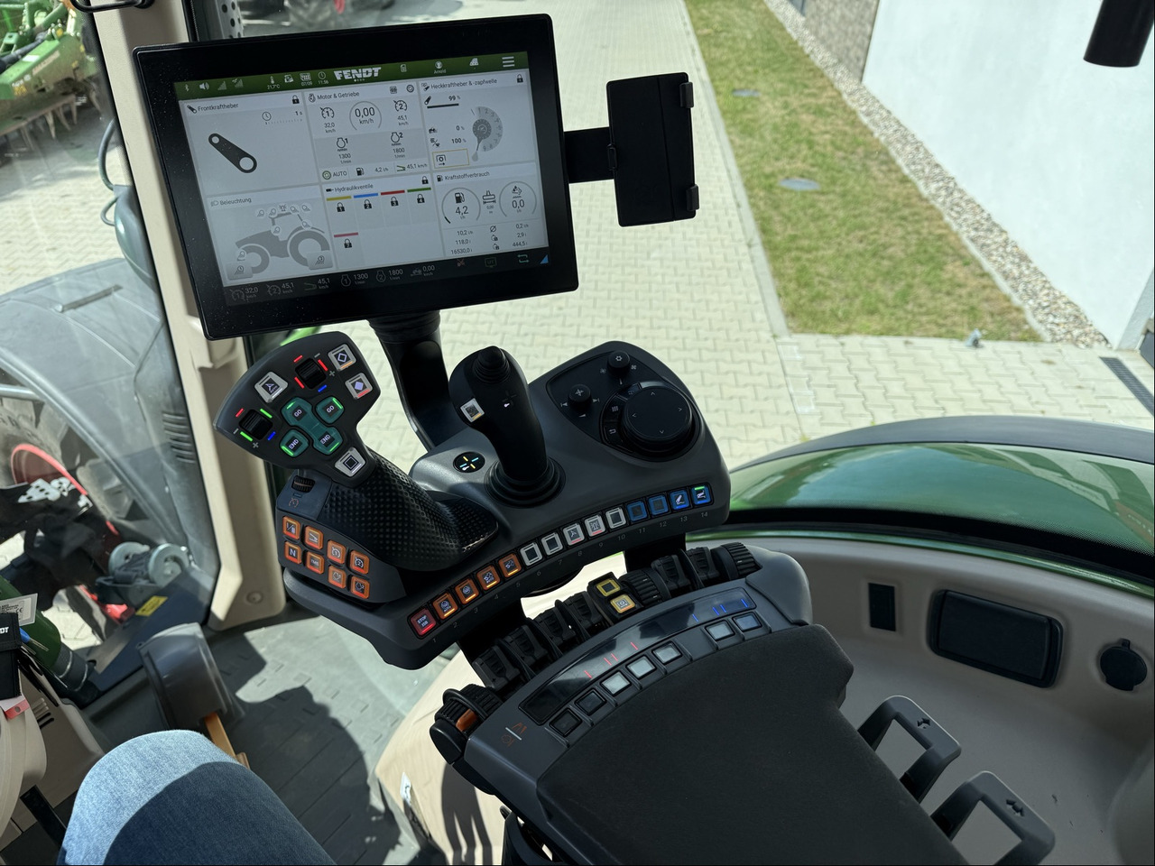 Fendt 720 Vario Gen6 ProfiPlus - Трактор: фото 4 Fendt 720 Vario Gen6 ProfiPlus - Трактор: фото 4