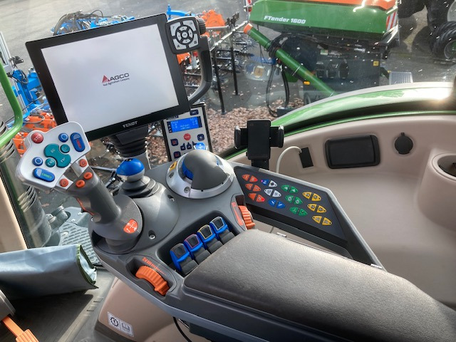 Fendt 720 Vario S4 Profi - Трактор: фото 4 Fendt 720 Vario S4 Profi - Трактор: фото 4