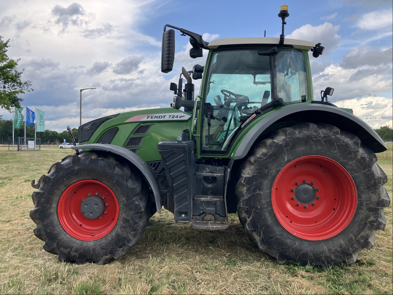 Fendt 724 Vario S4 - Трактор: фото 1 Fendt 724 Vario S4 - Трактор: фото 1