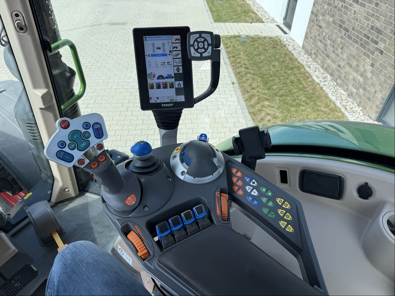 Fendt 724 Vario S4 - Трактор: фото 2 Fendt 724 Vario S4 - Трактор: фото 2