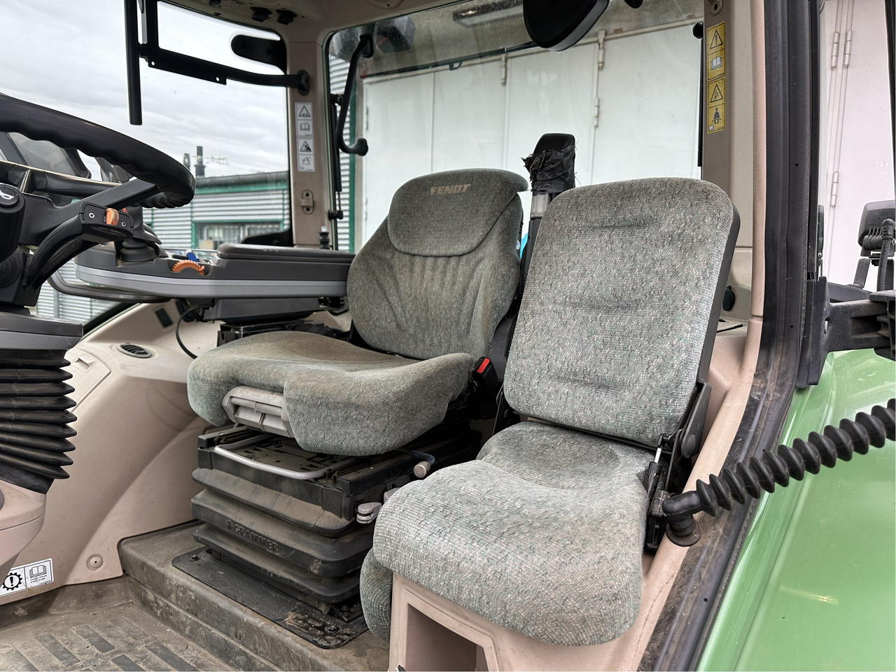 Fendt 724 Vario S4 Profi Plus - Трактор: фото 4 Fendt 724 Vario S4 Profi Plus - Трактор: фото 4