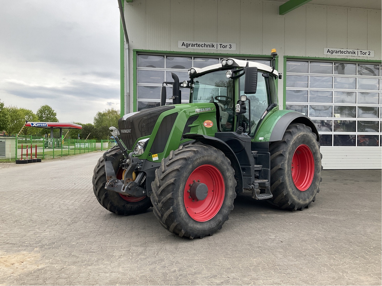 Fendt 826 Vario S4 - Трактор: фото 1 Fendt 826 Vario S4 - Трактор: фото 1