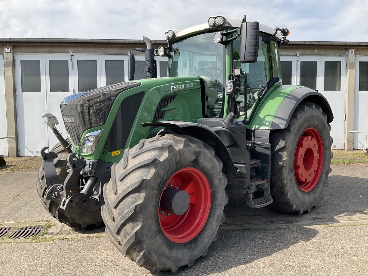 Fendt 828 Vario ProfiPlus - Трактор: фото 1 Fendt 828 Vario ProfiPlus - Трактор: фото 1