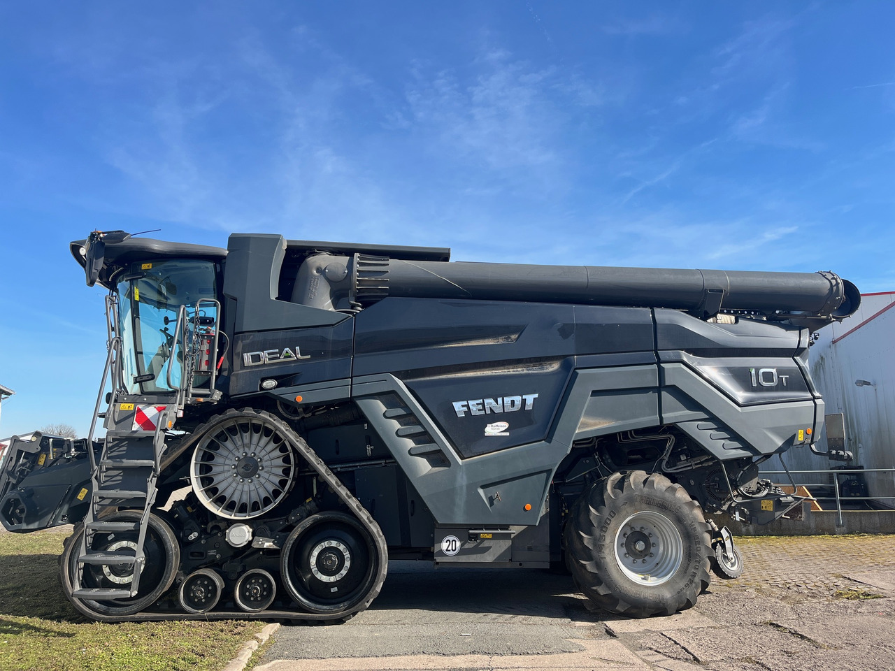 Fendt IDEAL 10T - Зерноуборочный комбайн: фото 1 Fendt IDEAL 10T - Зерноуборочный комбайн: фото 1