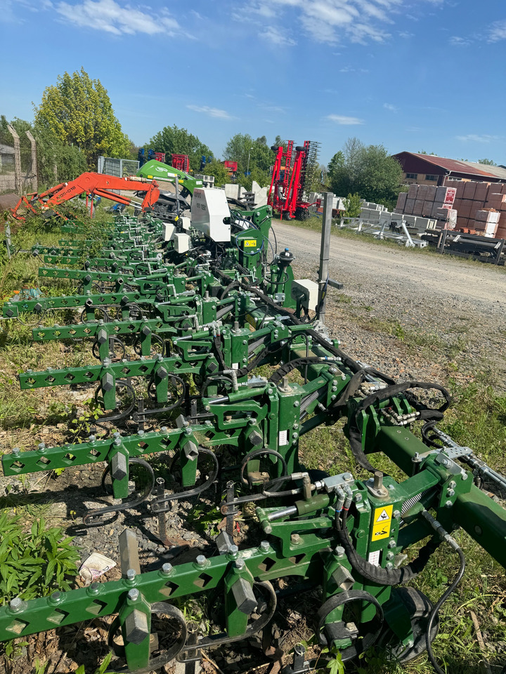 Garford Robocrop Guided Hoe - Свеклоуборочный комбайн: фото 3 Garford Robocrop Guided Hoe - Свеклоуборочный комбайн: фото 3
