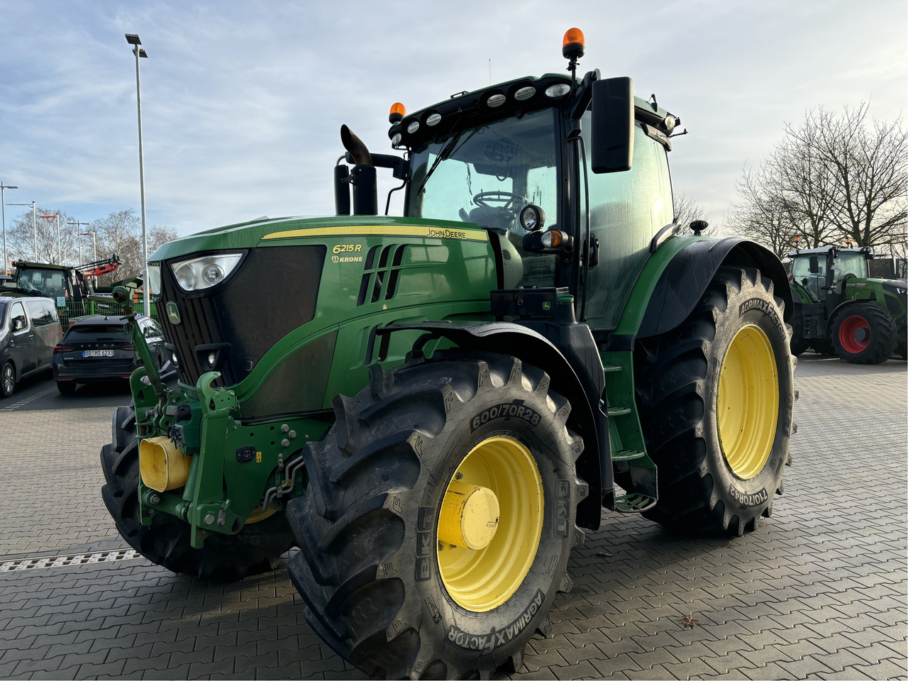 John Deere 6215R - Трактор: фото 1 John Deere 6215R - Трактор: фото 1