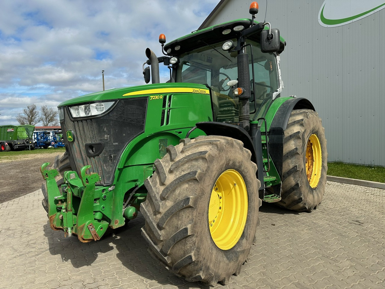 Трактор John Deere 7230R: фото 8