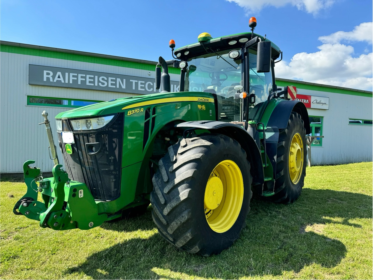 John Deere 8370 R - Трактор: фото 1 John Deere 8370 R - Трактор: фото 1