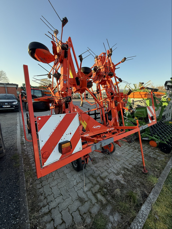 Kuhn Heuwender GF 8702 - Сеноворошилка: фото 4 Kuhn Heuwender GF 8702 - Сеноворошилка: фото 4