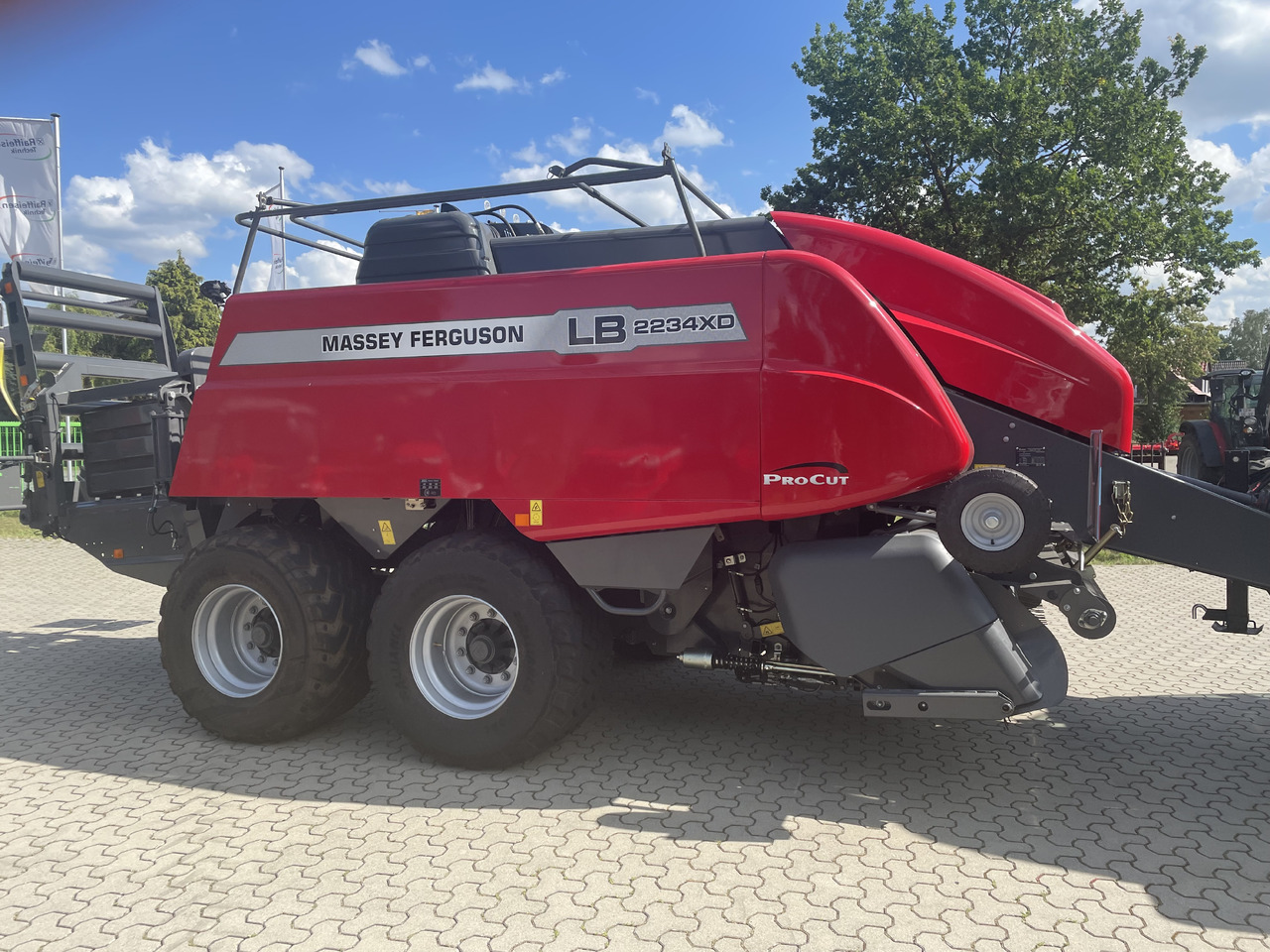Massey Ferguson 2234 XDTC EU - Пресс-подборщик тюковый: фото 1 Massey Ferguson 2234 XDTC EU - Пресс-подборщик тюковый: фото 1