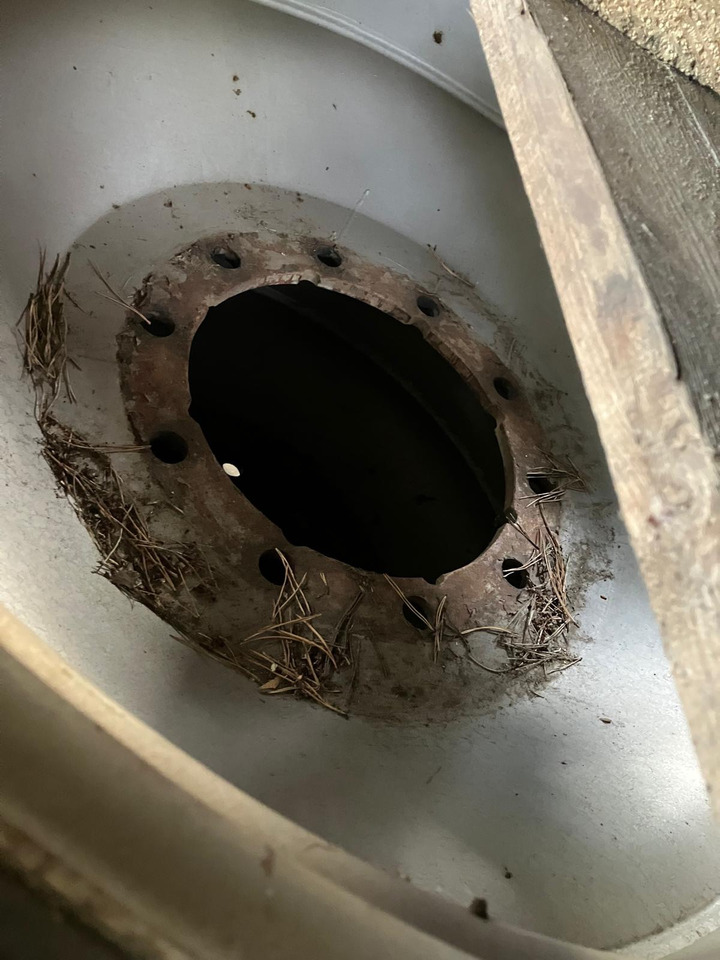 Massey Ferguson 340/95R48 320/95R32 Continental - Шины и диски: фото 3 Massey Ferguson 340/95R48 320/95R32 Continental - Шины и диски: фото 3