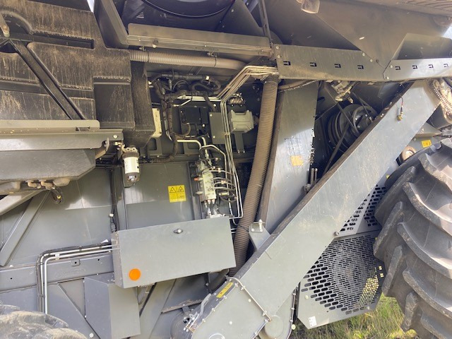 Massey Ferguson 7370 Beta - Зерноуборочный комбайн: фото 5 Massey Ferguson 7370 Beta - Зерноуборочный комбайн: фото 5