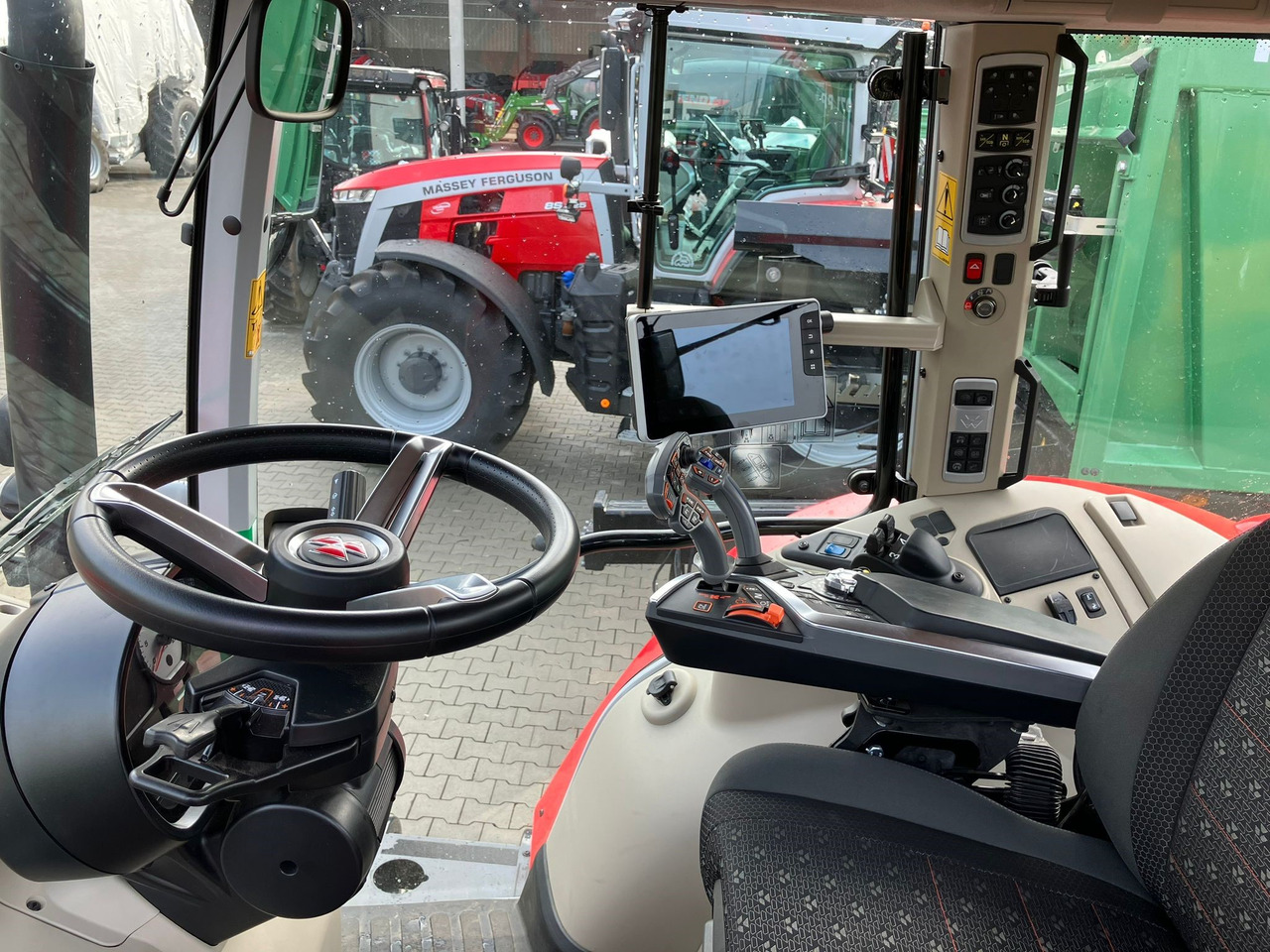 Massey Ferguson 7S.210 Dyna-VT EXCLUSIVE - Трактор: фото 2 Massey Ferguson 7S.210 Dyna-VT EXCLUSIVE - Трактор: фото 2
