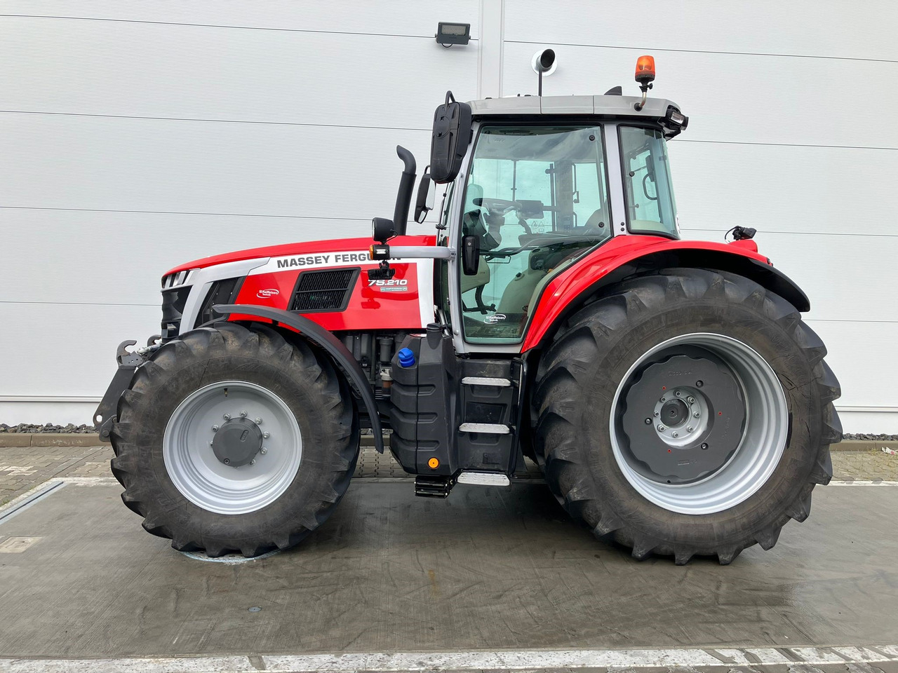Massey Ferguson 7S.210 Dyna-VT EXCLUSIVE - Трактор: фото 1 Massey Ferguson 7S.210 Dyna-VT EXCLUSIVE - Трактор: фото 1