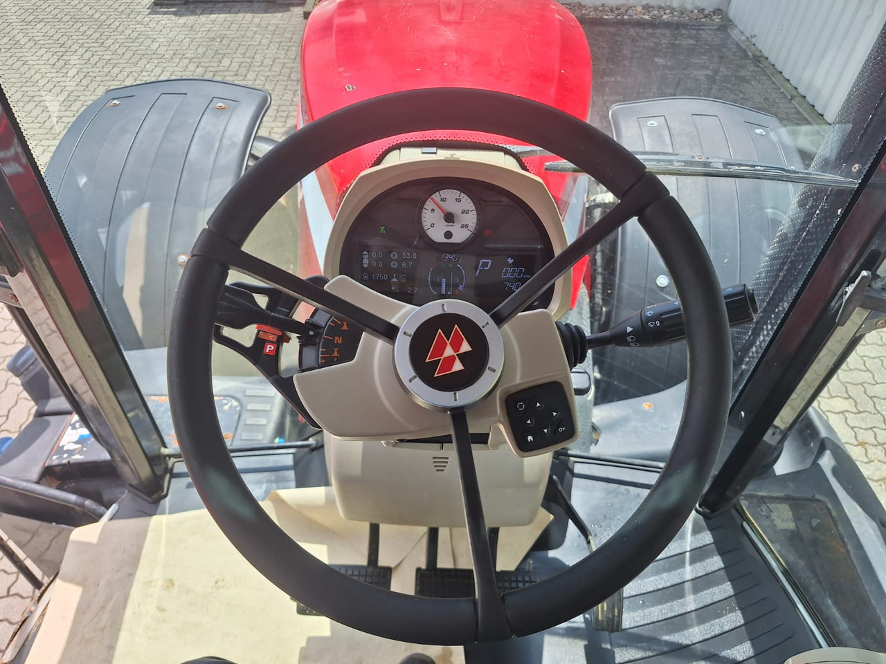 Massey Ferguson 8732 DVT EX - Трактор: фото 4 Massey Ferguson 8732 DVT EX - Трактор: фото 4