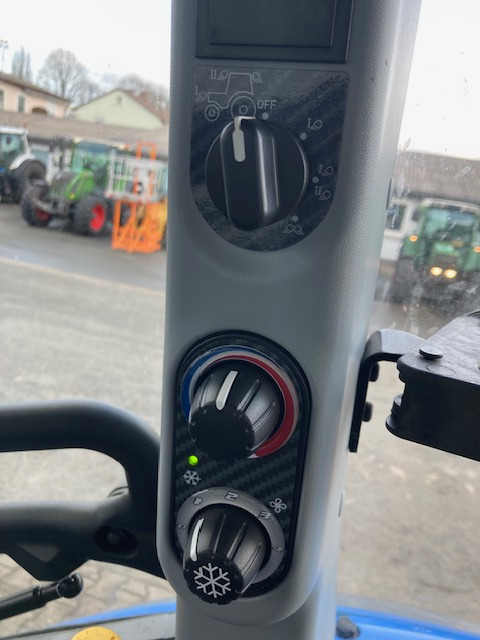 New Holland T5.100 - Трактор: фото 3 New Holland T5.100 - Трактор: фото 3