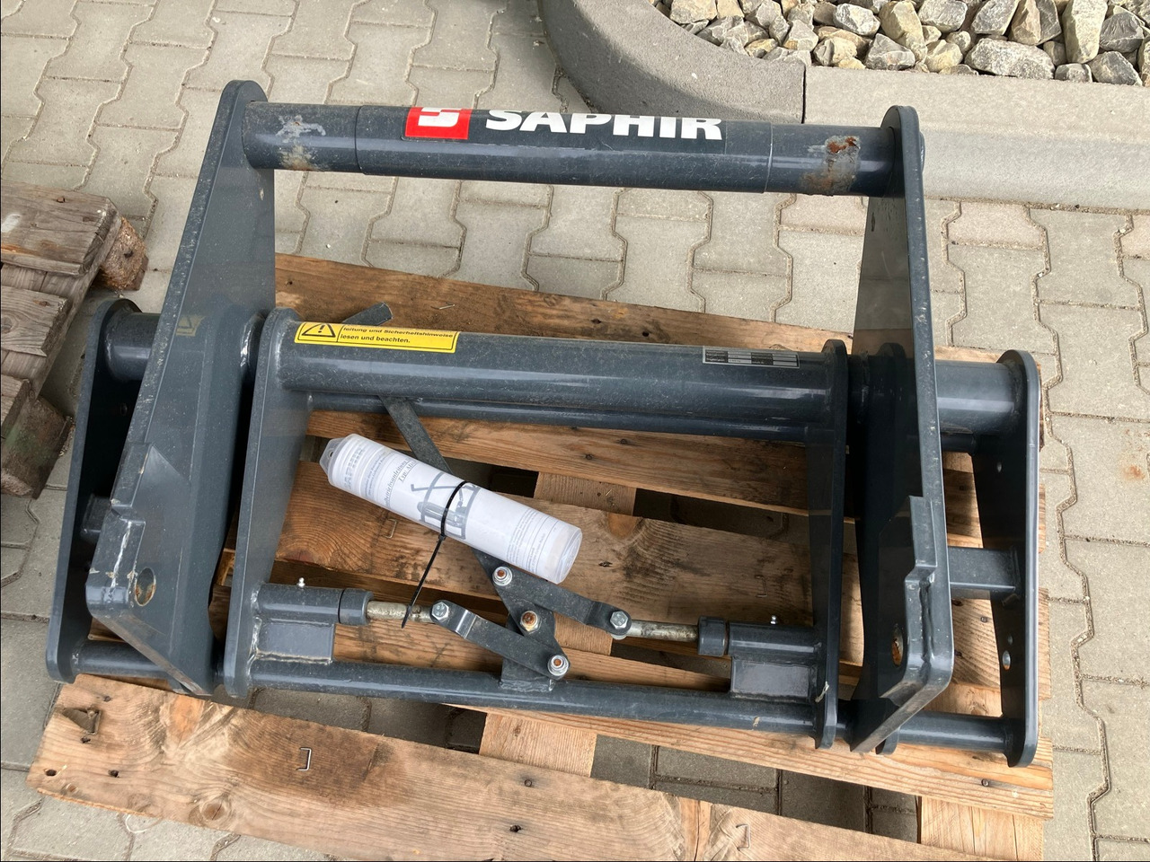 Saphir Adapterrahmen Bobcat schmal / - Фронтальный погрузчик для трактора: фото 1 Saphir Adapterrahmen Bobcat schmal / - Фронтальный погрузчик для трактора: фото 1