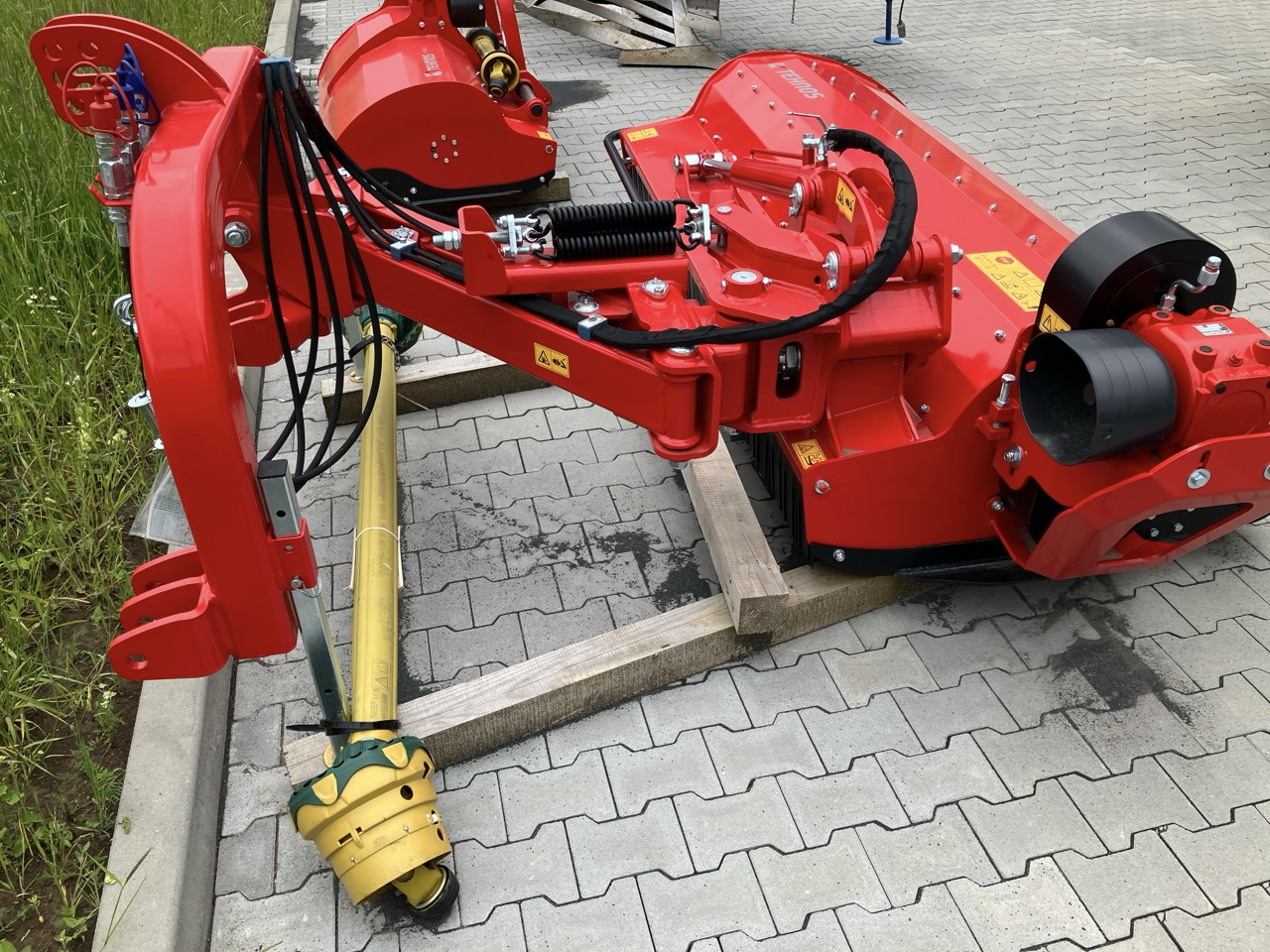 Tehnos Mulcher MB 220R PROFI LW - Косилка-измельчитель: фото 2 Tehnos Mulcher MB 220R PROFI LW - Косилка-измельчитель: фото 2